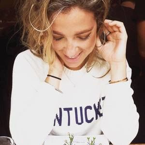 Meet your Posher, Caroline